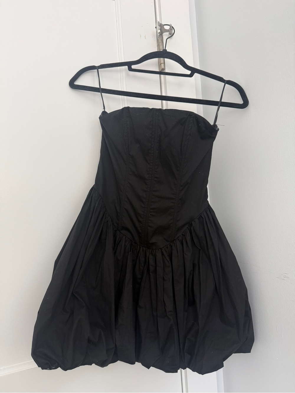Selfie Leslie Strapless Black Bubble-Hem Party Dress
